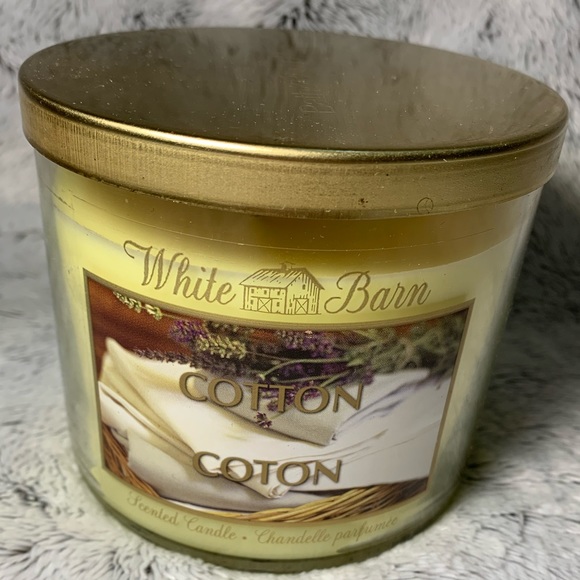 Cotton White Barn 3-Wick Candle from Bath & Body Works (2013) BBW - Picture 1 of 3